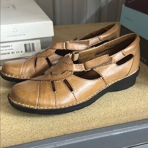 Clarks Tan Leather Loafers Timeless Slip-On Flats